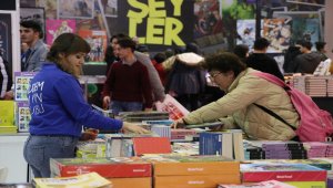 Karadeniz Kitap Fuarı'nı 2 günde 45 bin kişi ziyaret etti