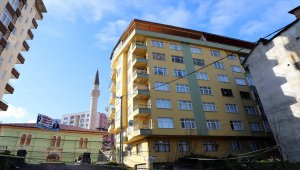 Rize'de tahliye edilen 8 katlı bina