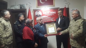 Şehit Dinç'in ailesine şehadet belgesi verildi