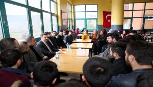 Tokat Belediye Başkanı Eroğlu, gençlerle buluştu