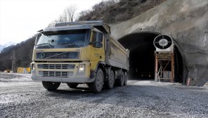 Yeni Zigana Tüneli'nin yarısı tamamlandı