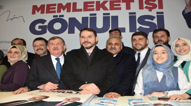 Bakan Albayrak, esnaf ziyaretinde bulundu