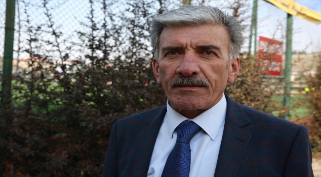 Bakan Soylu, sınırda görevli askerin babasıyla buluştu