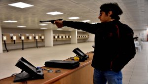 Banka kredisiyle aldığı tabanca milli takımın kapısını açtı