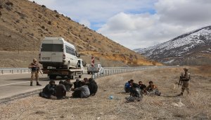 Bayburt'ta 61 düzensiz göçmen yakalandı