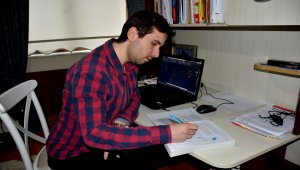 Çocukken yendiği lösemiyle mücadele edenlere destek oluyor