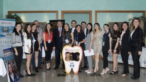 Dünyanın dört bir yanından diş hekimliği öğrencileri Yeditepe'de buluştu