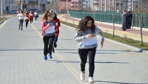 Havza'da liseler arası gençlik koşusu düzenledi