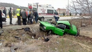 Karabük'te otomobil devrildi: 2 yaralı
