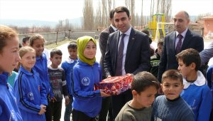 Kaymakam Baytok başarılı öğrencileri ödüllendirdi