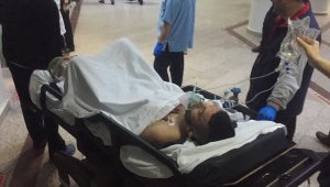 Lise öğrencisi tartıştığı kişiyi bıçakla yaraladı