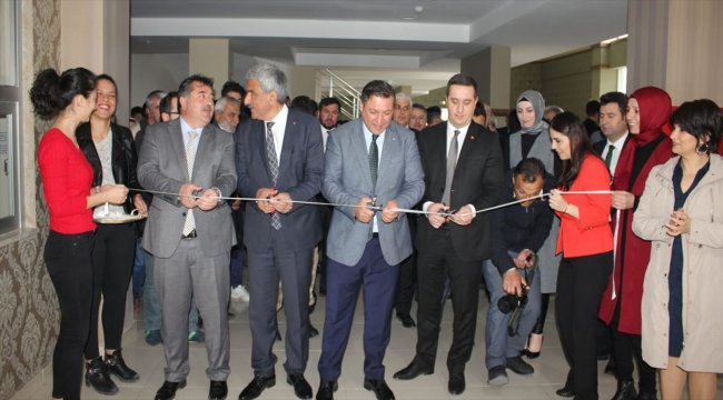 Minik öğrencilerden bayrak sergisi