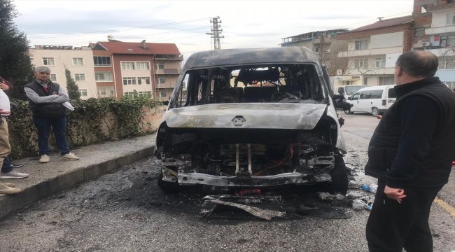 Öğrenci servisinde çıkan yangın söndürüldü
