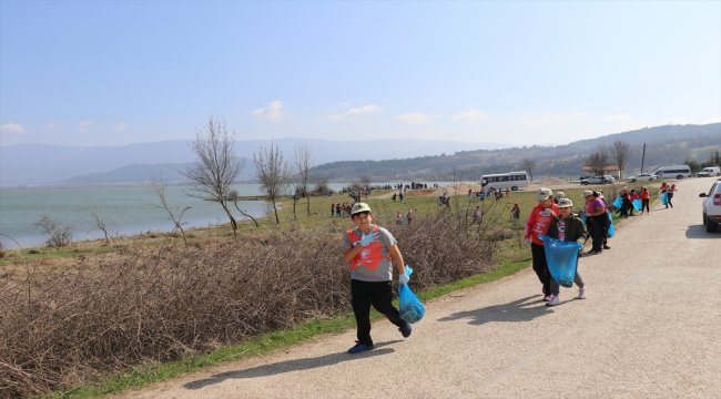 Önce çöp topladılar, sonra çiftetelli oynadılar