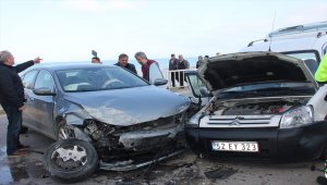 Ordu'da otomobil ile hafif ticari araç çarpıştı: 5 yaralı