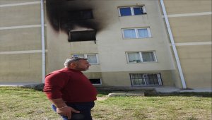 Psikolojik sorunlu genç evde yangın çıkardı