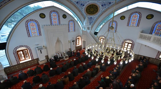Trabzon'da açılan camide ilk vaazı şehit kaymakamın babası verdi