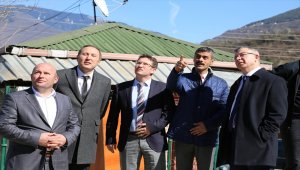 Vali Doruk, okul ve yurt binası inşaatını inceledi