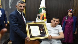 15 Temmuz gazilerine Devlet Övünç Madalyası