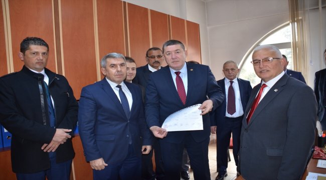 Alaplı Belediye Başkanı Nuri Tekin, mazbatasını aldı