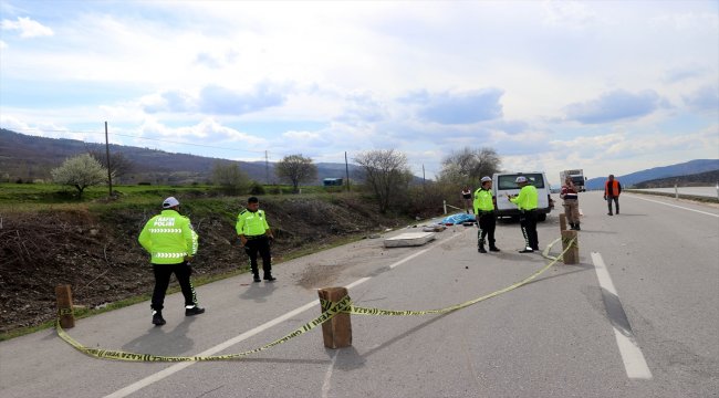 Amasya'da minibüs devrildi: 1 ölü, 2 yaralı