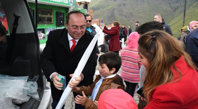 Artvin'de çocuklar için uçurtma şenliği