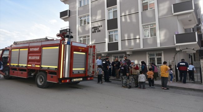 Asansöre sıkışan çocuk ağır yaralandı