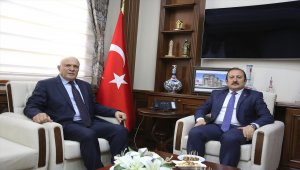 Bayburt Belediye Başkanı Pekmezci'den Vali Pehlivan'a ziyaret
