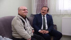 Bayburt Valisi Pehlivan'dan engelli çifte ziyaret