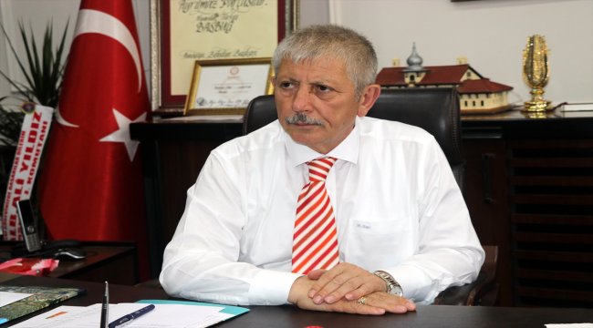 Belediye başkanı birim müdürlerinin makam araçlarını kaldırdı