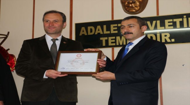 Belediye başkanları mazbatalarını aldı