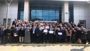 Belediye başkanları ve meclis üyeleri mazbatalarını aldı