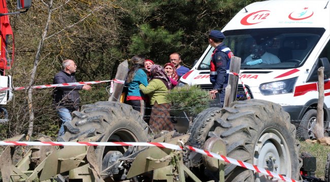 Bolu'da devrilen traktörün altında kalan sürücü öldü