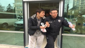 Cami şadırvanından musluk çaldığı iddiasıyla tutuklandı