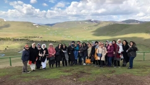 FRANSA'DAN GELDİLER PERŞEMBE YAYLASINA HAYRAN KALIP DÖNDÜLER
