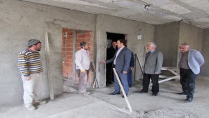 Kaymakam Koşal'dan Kur'an kursu inşaatında inceleme
