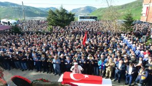 Kaza kurşunuyla şehit olan askerin cenazesi toprağa verildi