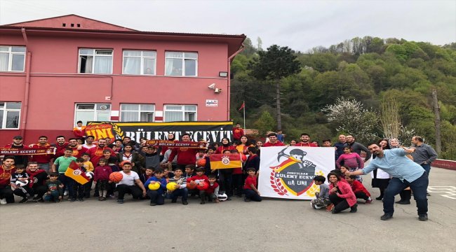 Minik öğrencilere üniversitelilerden yardım
