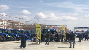 New Holland TR5 Electro Command Polatlı’da çiftçilerle buluştu