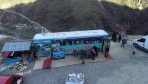 OTOBÜSÜ LOKANTA YAPTI