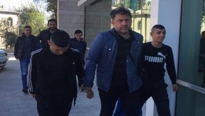 Samsun'da otomobil çaldıkları öne sürülen 4 çocuk zanlı tutuklandı