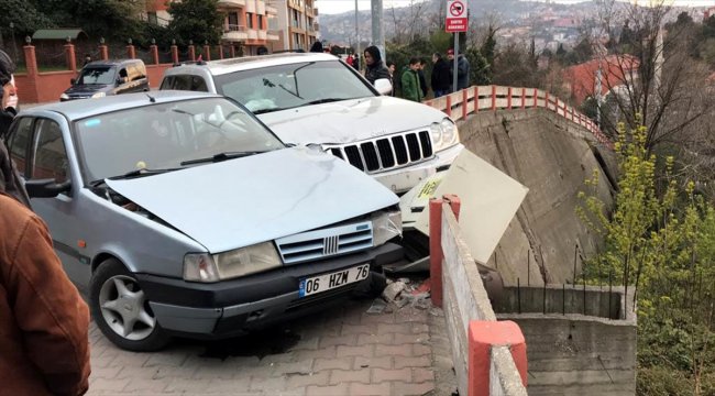 Şarampole devrilmelerini beton korkuluklar engelledi