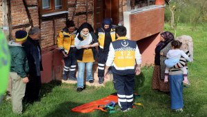 Sohbet ederken balkondan düştüler