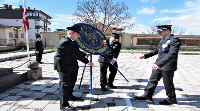 Polis memurundan sürpriz evlilik teklifi