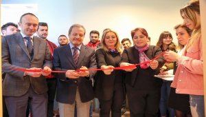 Üniversitede ihtiyaç sahibi öğrenciler için giysi mağazası açıldı