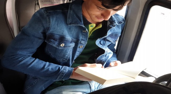 Yeşilyurt'ta öğrencilere kitap hediye edildi