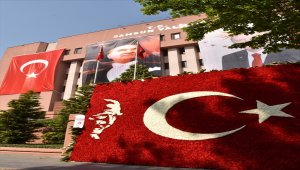 50 bin karanfil ile Türk bayrağı yaptılar