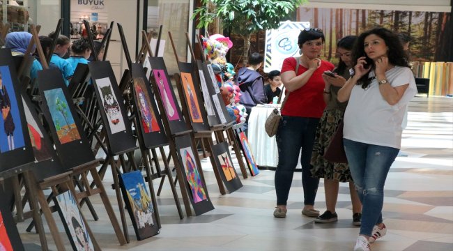 Bolu'da orta okul öğrencileri resim sergisi açtı