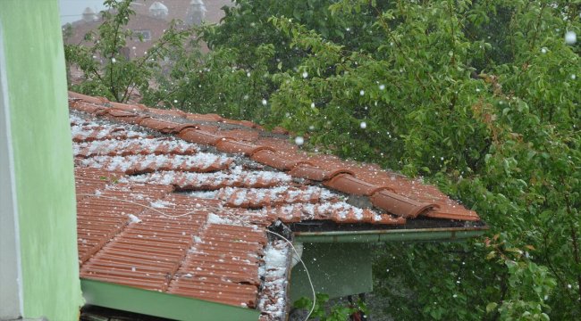 Çorum'da dolu etkili oldu