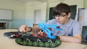 El hareketiyle kontrol edilebilen bomba imha robotu